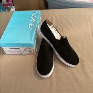NWT Anna Women's Black Loafers with White Soles